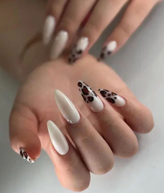اموزش کاشت ناخن لاین پودر و ژل به صورت حرفه ای در معالی آباد شیراز