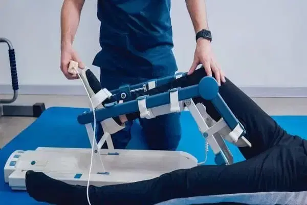 خدمات فیزیوتراپی طب سوزنی کاردرمانی زخم بستر در شیراز، زرهی، بلوار استقلال