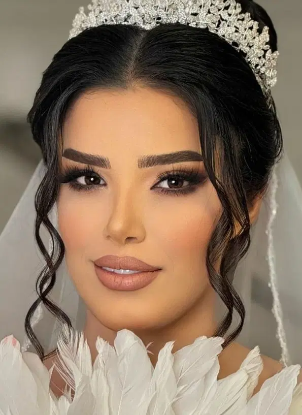 خدمات میکاپ و شنیون و زلف و اموزش در شیراز، بریجستون، خ مینو