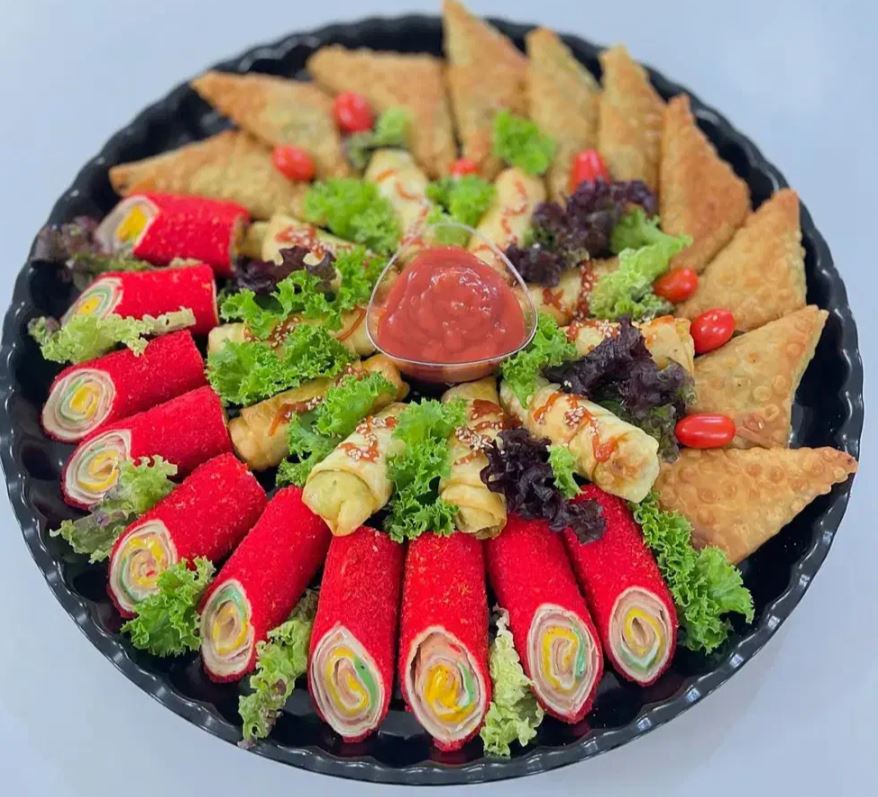 سینی اقتصادی مزه و فینگرفود در ارم شیراز
