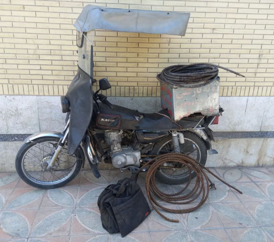 لوله بازکنی با فنربرقی و تخلیه چاه در خیابان ولیعصر شیراز