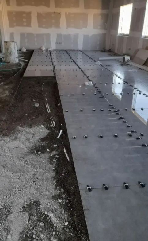 کاشی کاری چسبی دوغابی موز اییک لکه کاری در خیابان اصلاح نژاد شیراز