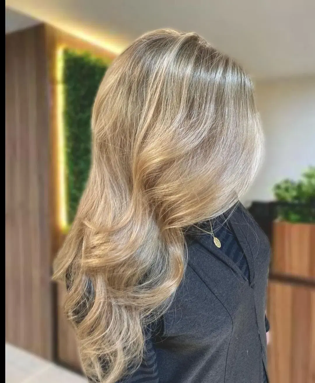 آف ویژه پکیج رنگ‌ مو و لایت در سالن vip رنگ مو در شیراز، عادل آباد، بلوار عدالت جنوبی