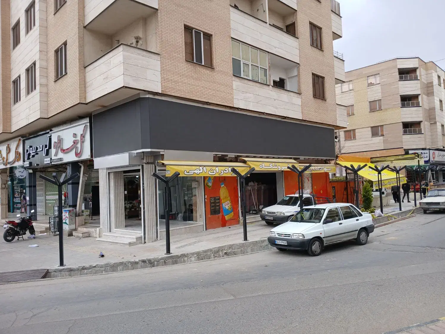 تابلوساز (ساخت ،تعمیر و نصب انواع تابلو تبلیغاتی) در شیراز، سلطان آباد، جاده جرسقان
