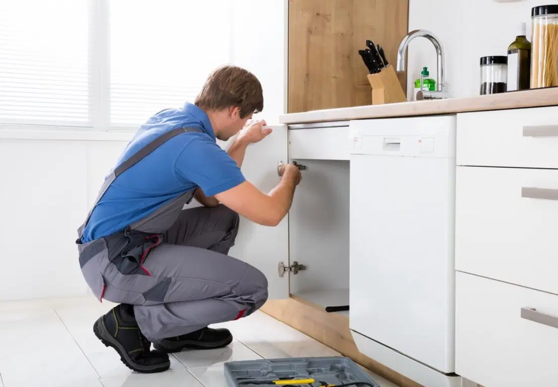 تعمیرکابینت وکمد دیواری در تمام شیراز در شیراز، شهرک گلستان، میدان امام علی