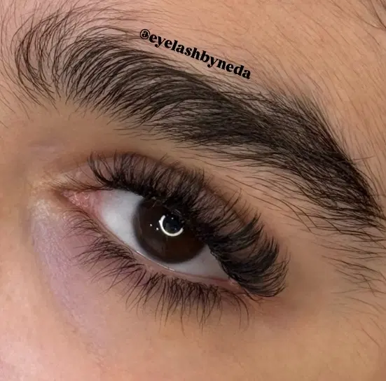 خدمات اکستنشن مژه و لیفت ابرو و مژه در شیراز، ارم، بلوار ارم