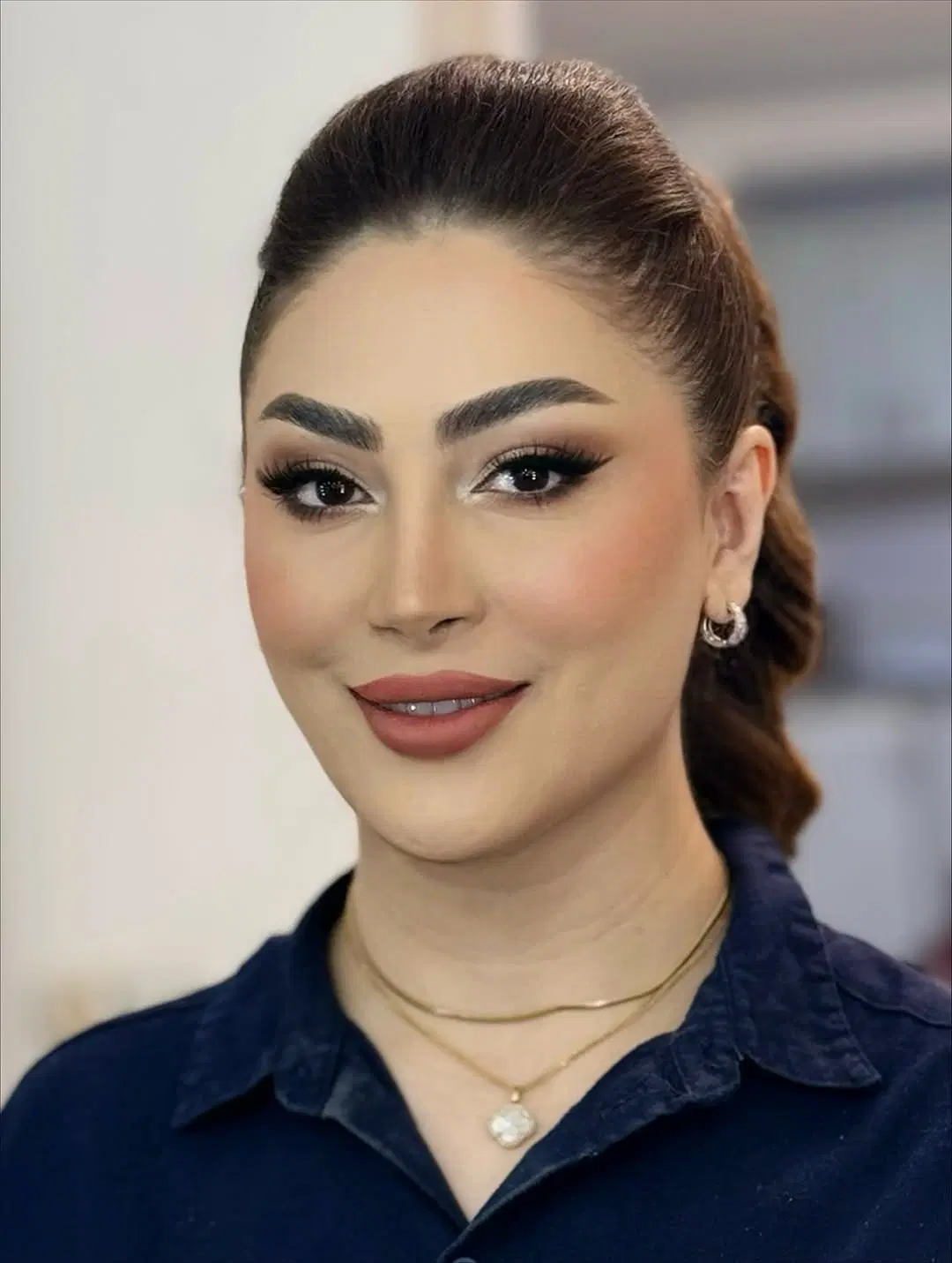 خدمات زیبایی میکاپ،شنیون،زلف،کراتین،رنگ مو در زرقان، بلوار جهانگیرخان قشقایی