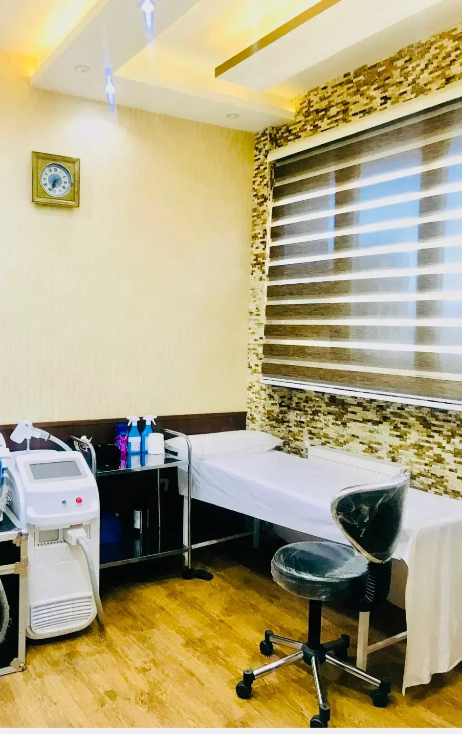مرکز تخصصی لیزر موهای زائد در شیراز، ملاصدرا، بلوار ملاصدرا